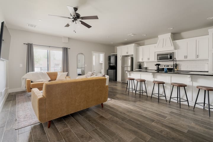 Modern 3br Near Uco |2 Kings+3.5 Baths + Balcony - Edmond, OK