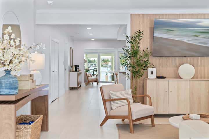 Waterfront 3 King Suites | Dock + Pool Near Beach - Fort Lauderdale, FL