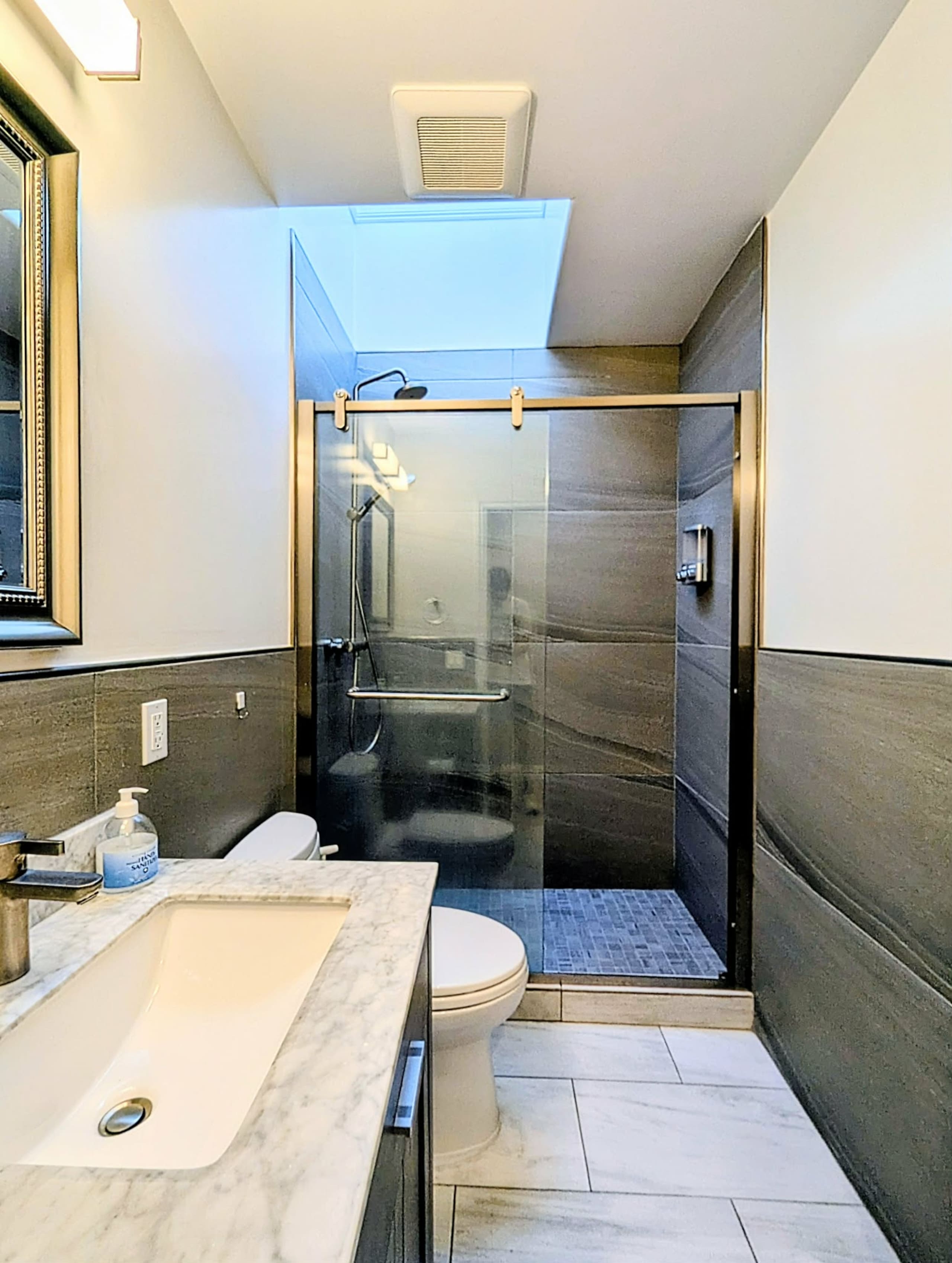 Guesthouse in San Francisco · ★4.83 · 3 bedrooms · 4 beds · 3 baths - Image 23