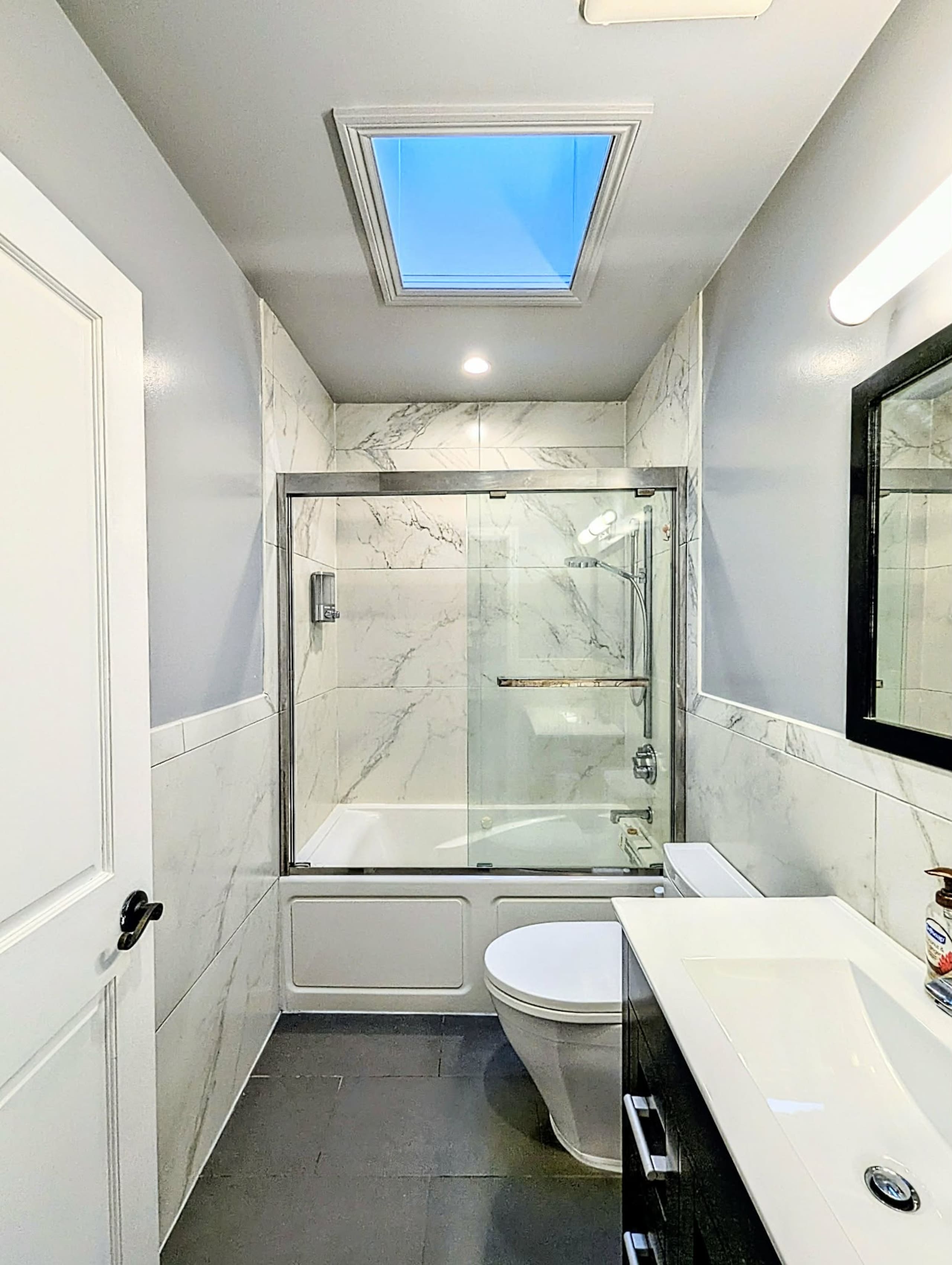 Guesthouse in San Francisco · ★4.83 · 3 bedrooms · 4 beds · 3 baths - Image 19
