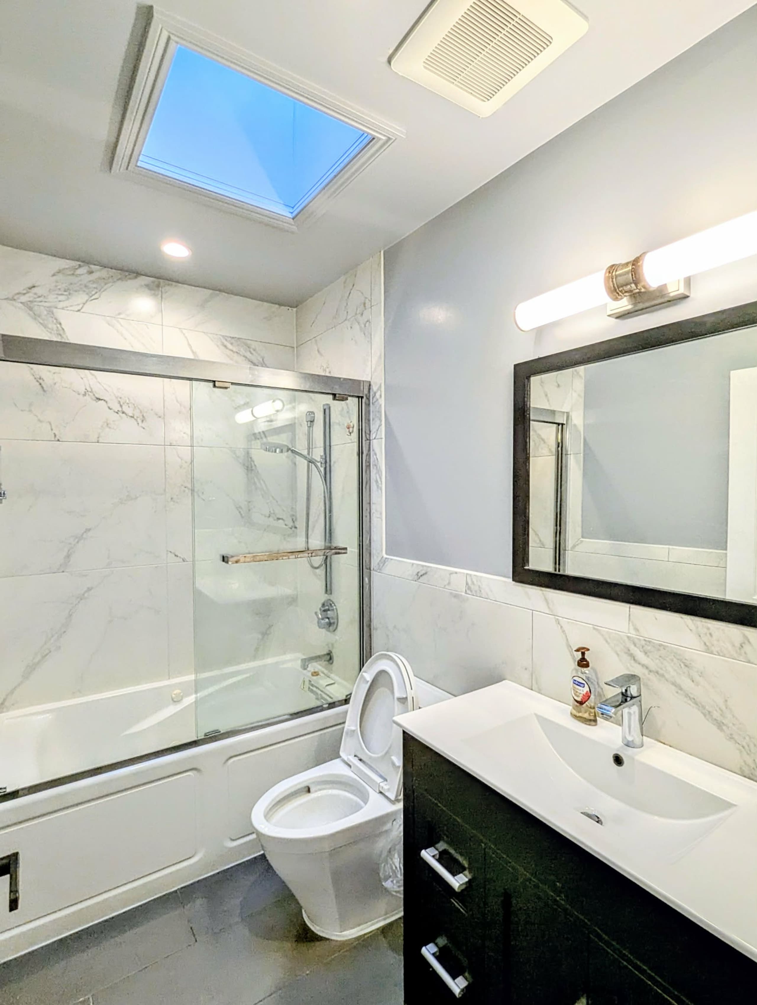 Guesthouse in San Francisco · ★4.83 · 3 bedrooms · 4 beds · 3 baths - Image 18