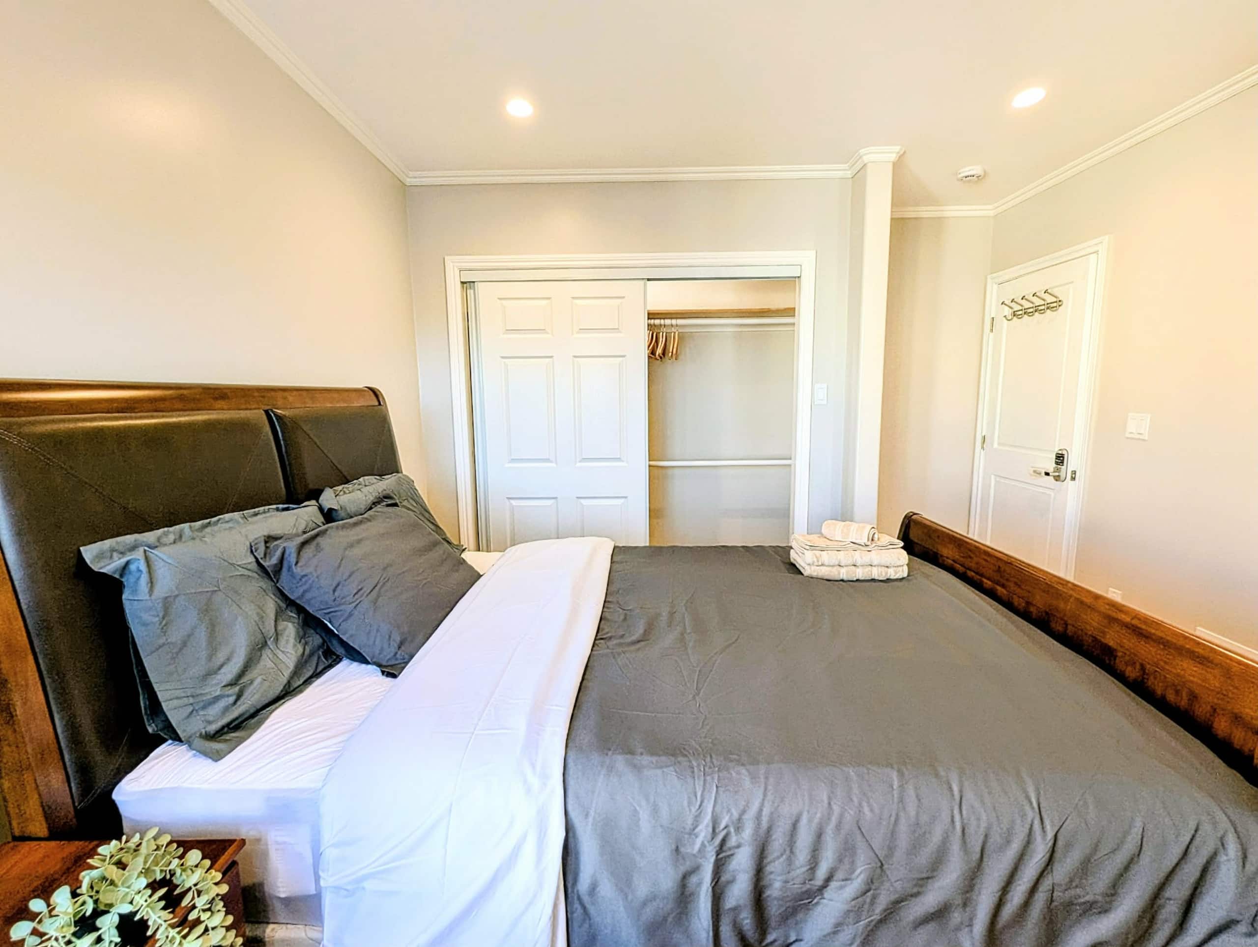 Guesthouse in San Francisco · ★4.83 · 3 bedrooms · 4 beds · 3 baths - Image 16