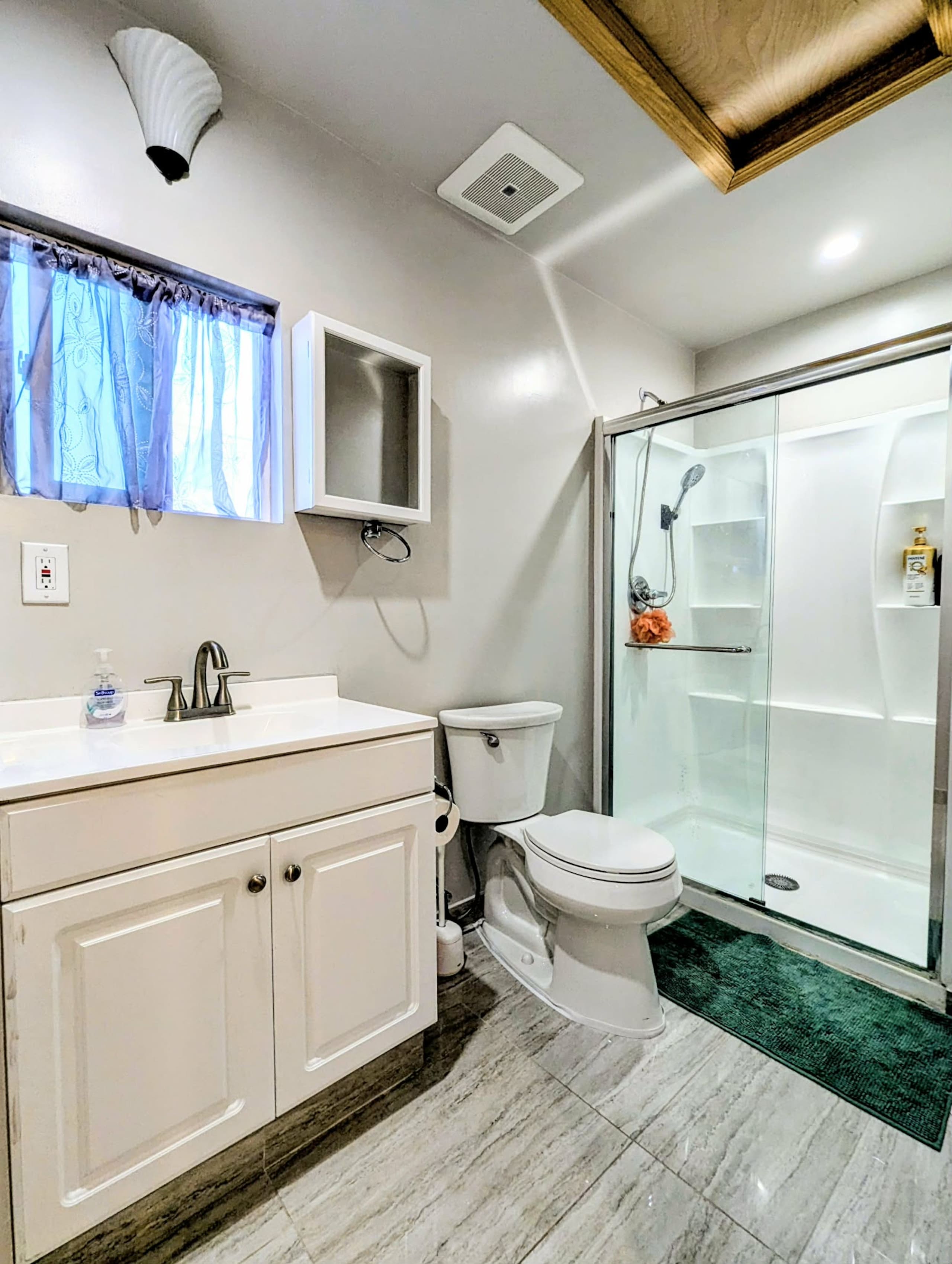 Guesthouse in San Francisco · ★4.83 · 3 bedrooms · 4 beds · 3 baths - Image 21