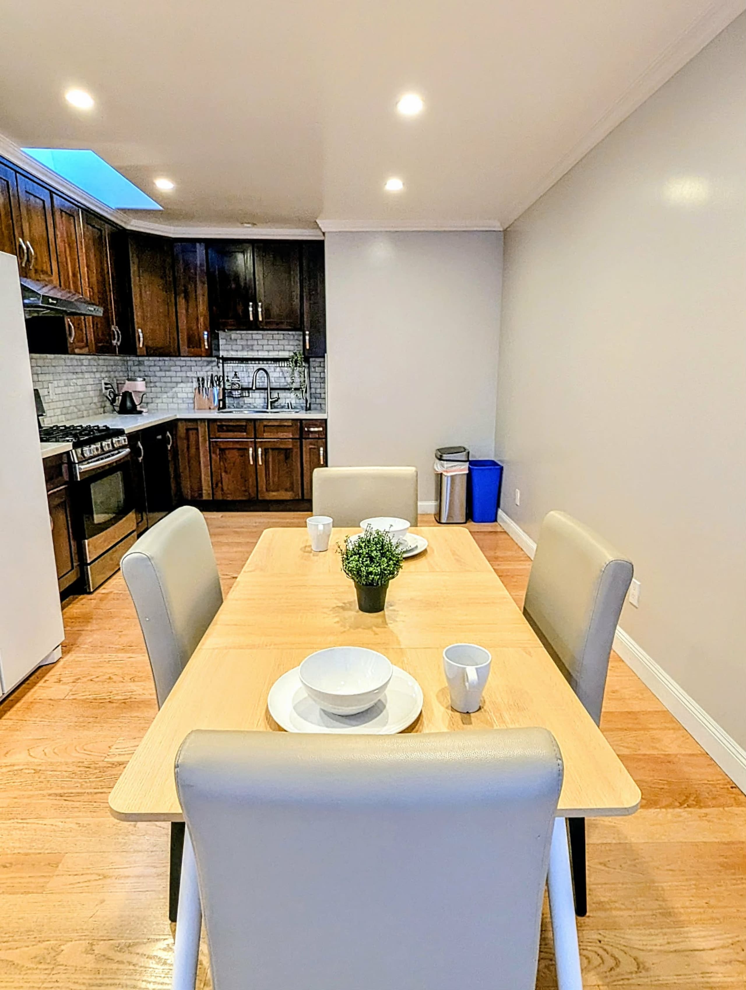 Guesthouse in San Francisco · ★4.83 · 3 bedrooms · 4 beds · 3 baths - Image 7