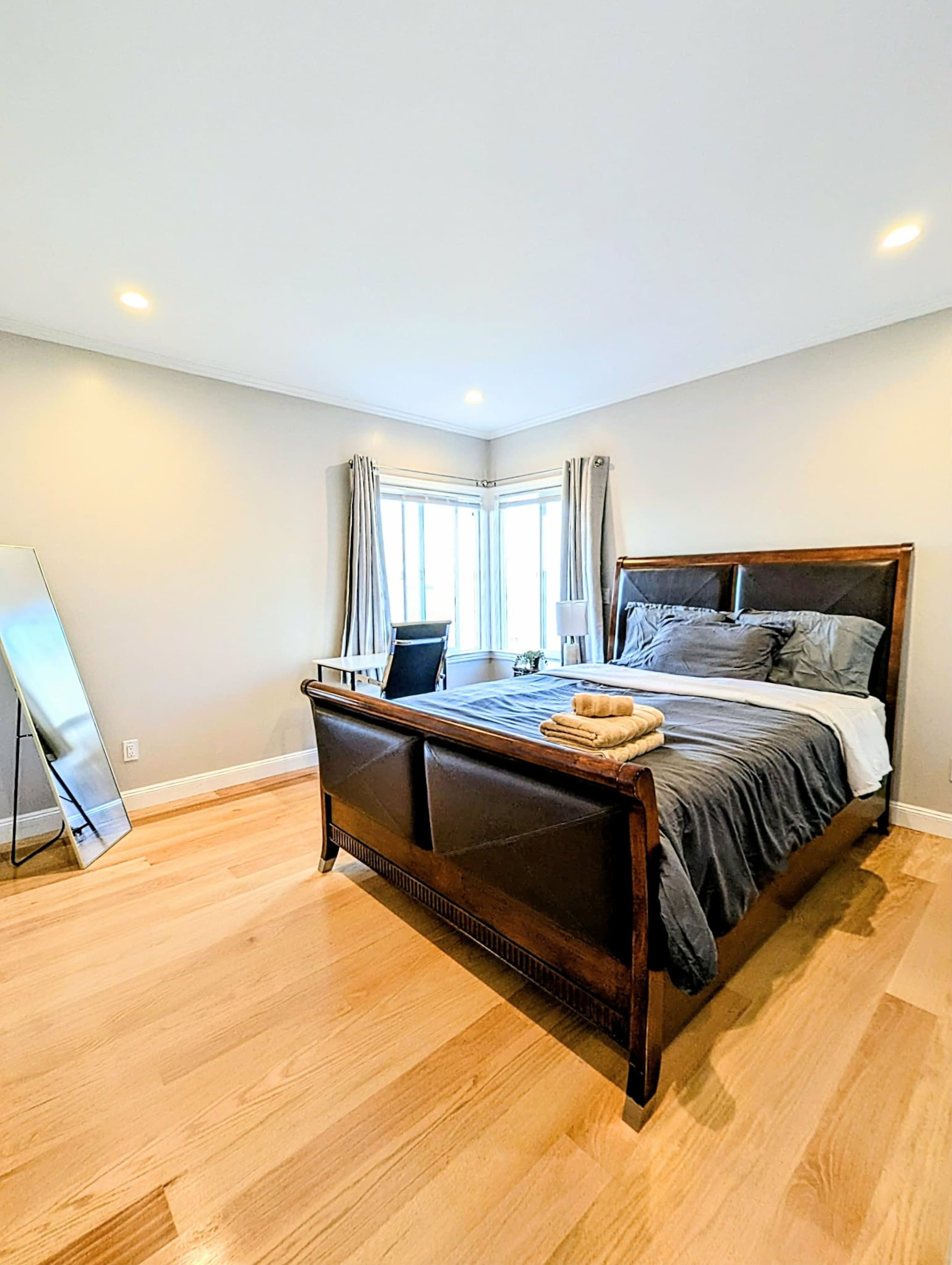 Guesthouse in San Francisco · ★4.83 · 3 bedrooms · 4 beds · 3 baths - Image 10