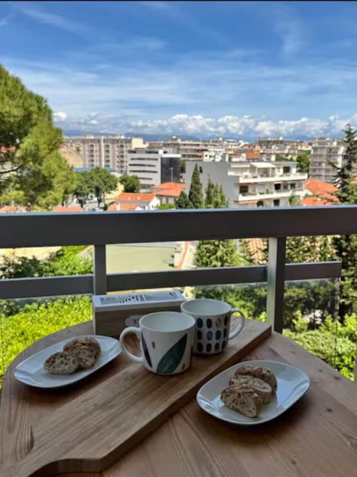 Antibes + 2br + Walk To Beach & Old Town - Antibes