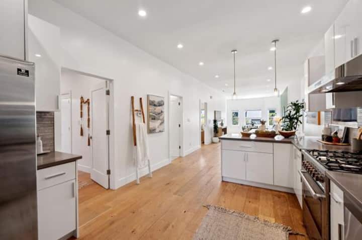 Spacious 4br Home | 2 Lounges + 2 Ensuites - 버클리