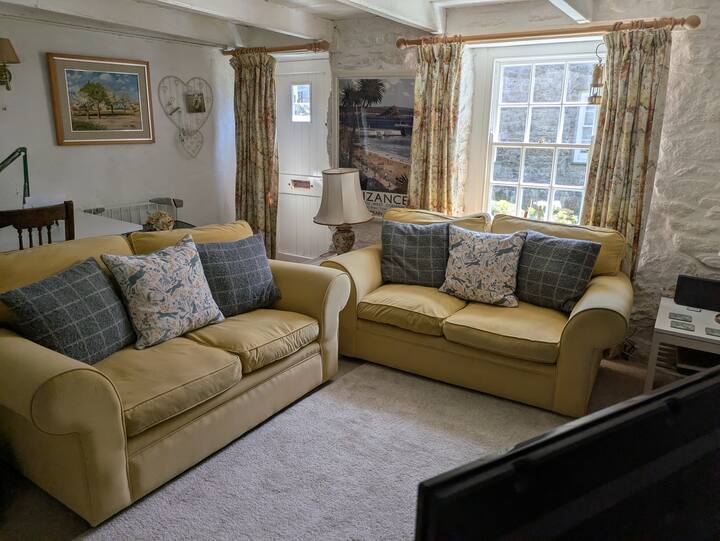 Pilgrim Cottage, St Just-in-penwith - Sennen Cove