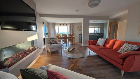 Top performing Airbnb: Stowpark House - Countryside views with Hot tub in Nolton, Roch