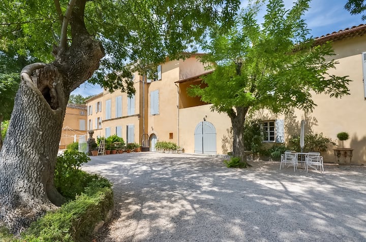 Maison D'hôte Dans Domaine Classé - Lambesc