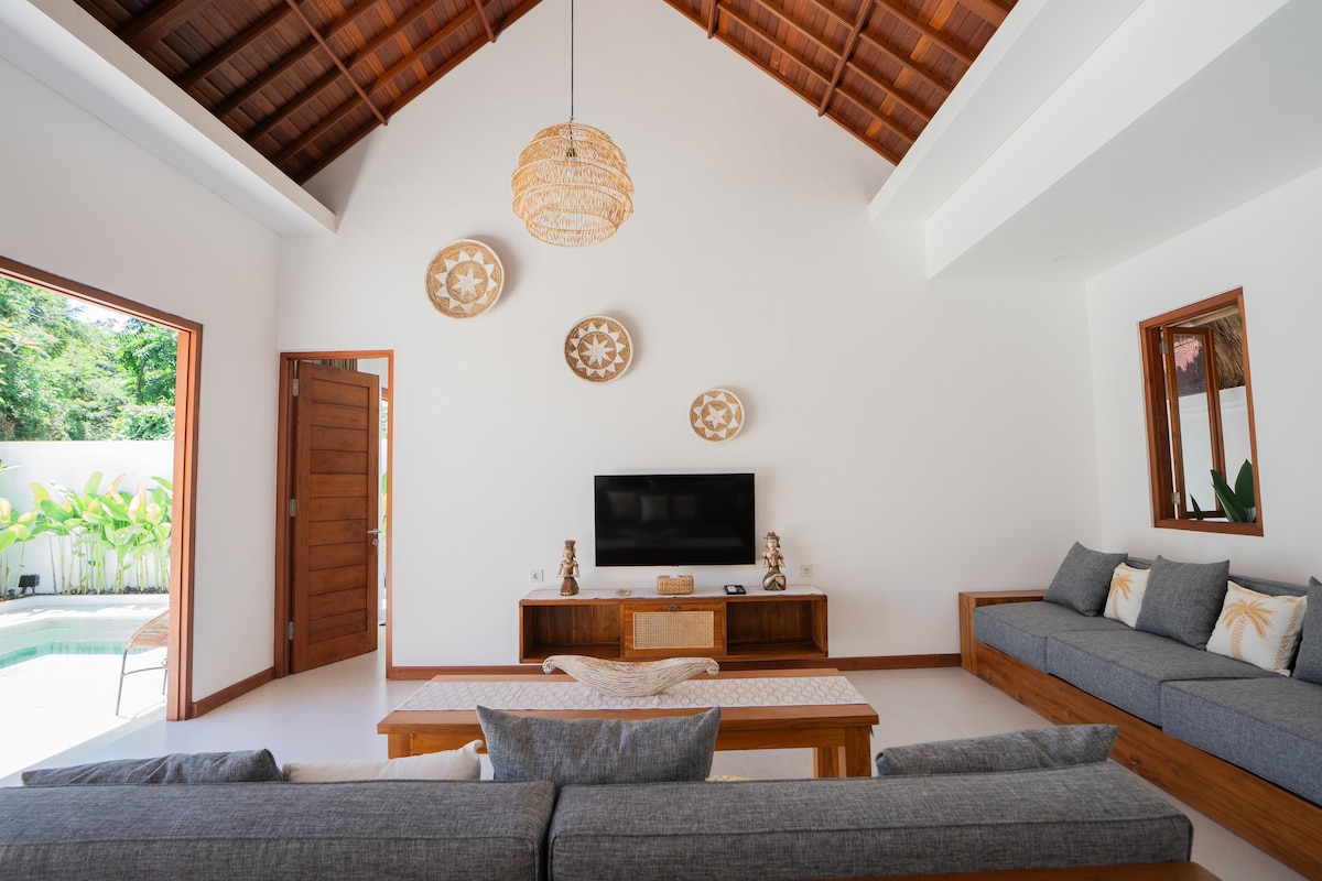 Home in South Kuta · ★5.0 · 2 bedrooms · 2 beds · 2.5 private baths, comparabile Airbnb
