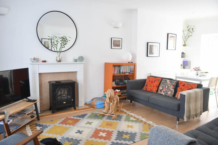 Charming Home Sleeps 5 | Open Plan Living | Garden - Falmouth
