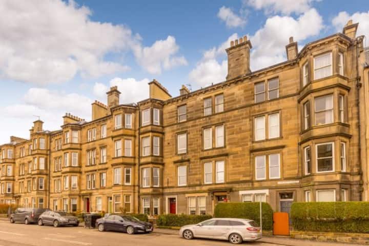 Spacious Maindoor Home In Traditional Tenement - Aéroport d'Édimbourg (EDI)