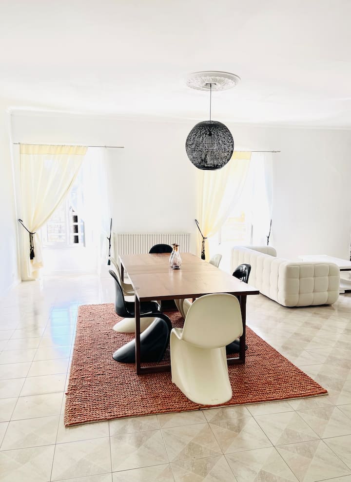 Grand Appartement Avec Un Restaurant, 4 Personnes - Monpazier