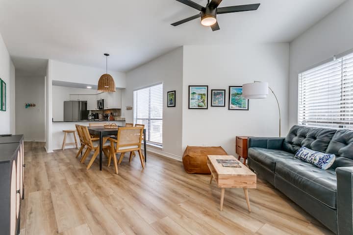 Das Rivers | Comal River | Walkable | Sleeps 6 - New Braunfels, TX