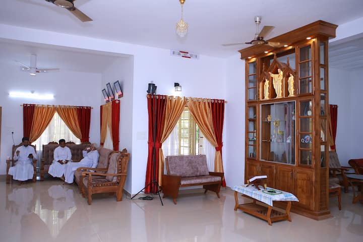 Your Home Away From Home
Cozy Stay - Kothamangalam