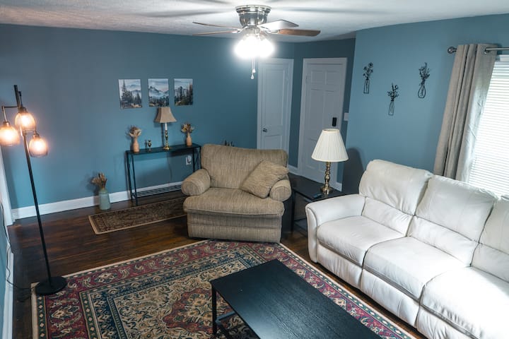 Charming Kingsport Cottage | Fire Pit | 2br - Fort Patrick Henry Lake, TN