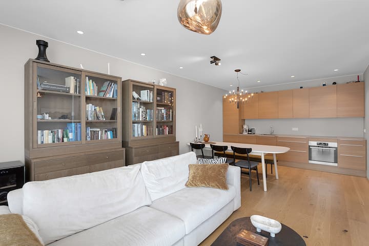 Stylish Reykjavik City Center Flat With Balcony - Reykjavík