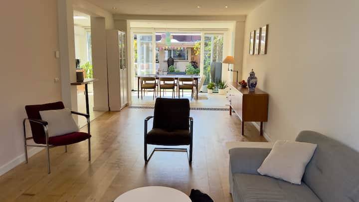 Your Spacious Stylish Home, Sleeps 6, 1km To 013 - Tilburg