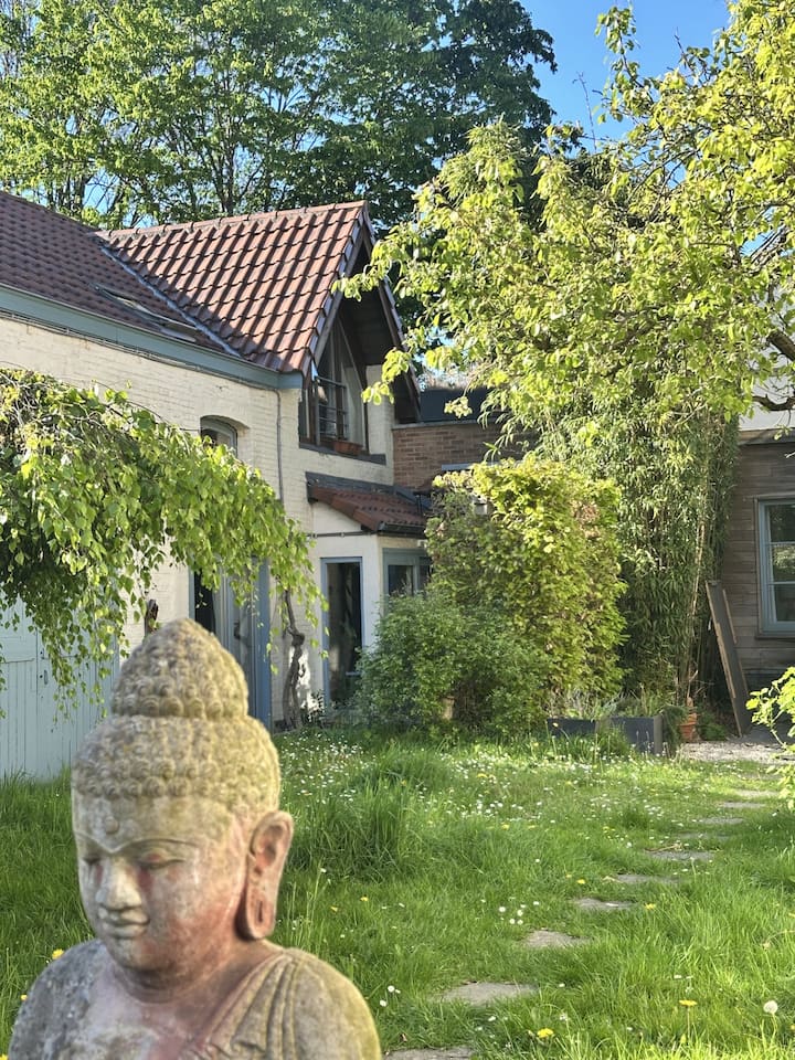 Maison Dans Un Jardin Secret à Uccle - Uccle