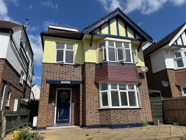 Newly Refurbished Ground Floor Apartment (Parking) - Kingston upon Thames