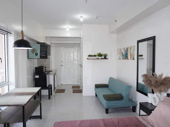 Best Value Stay• Clean, New & Amazing View - Amadeo