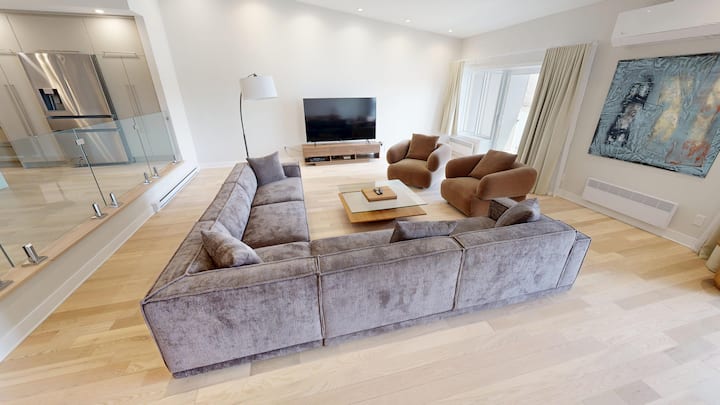 Massive Riverfront Apartment 30 Mins From Montreal - Beloeil