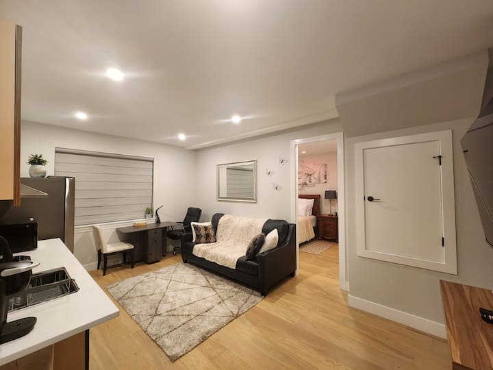 The Silver Birch Suite - Cozy Modern Charm - Langford