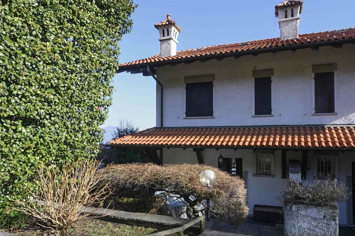 Villa Vista Lago Maggiore · Terrazzi E Giardino - Stresa