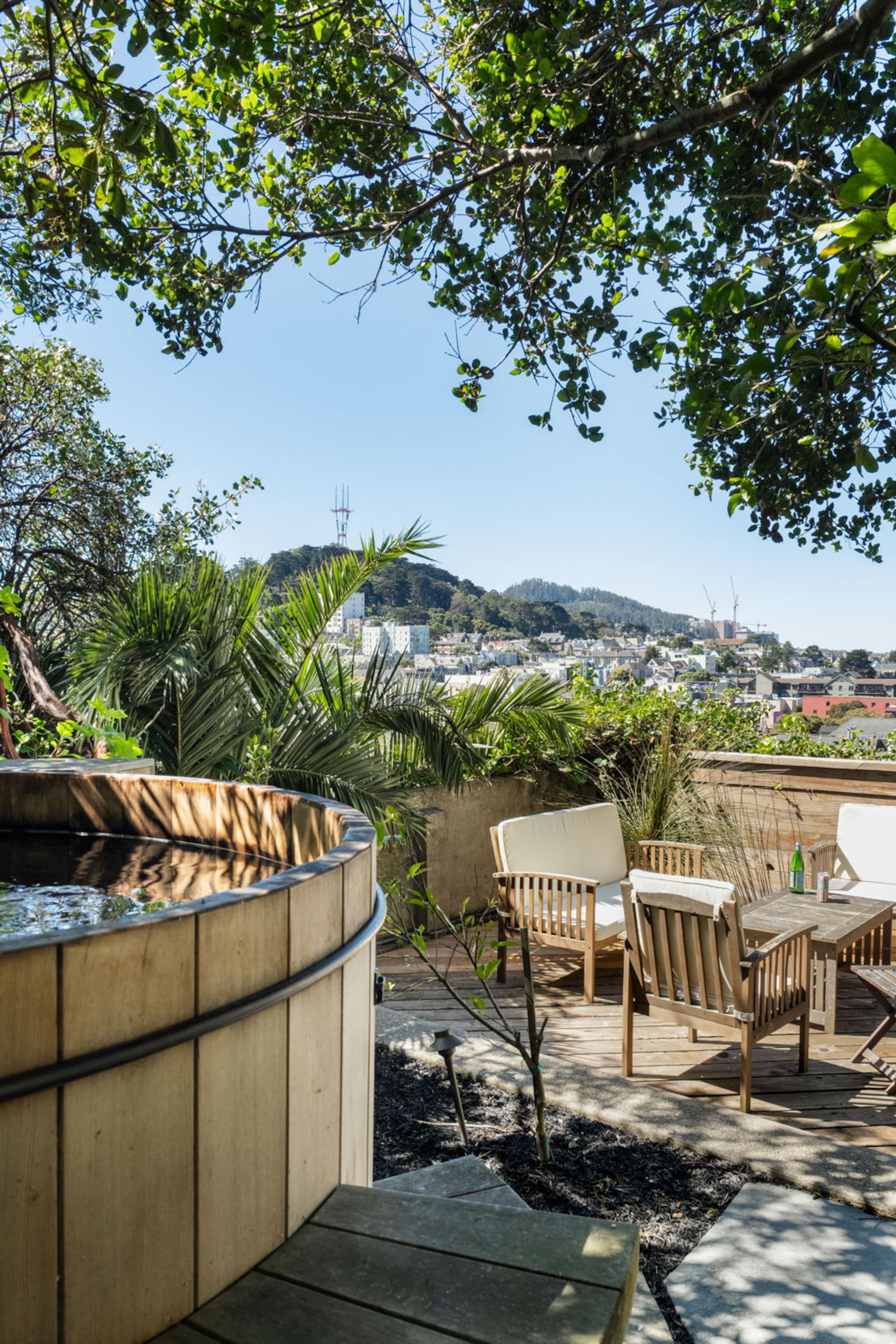 Home in San Francisco · ★5.0 · 4 bedrooms · 5 beds · 3 baths - Image 21
