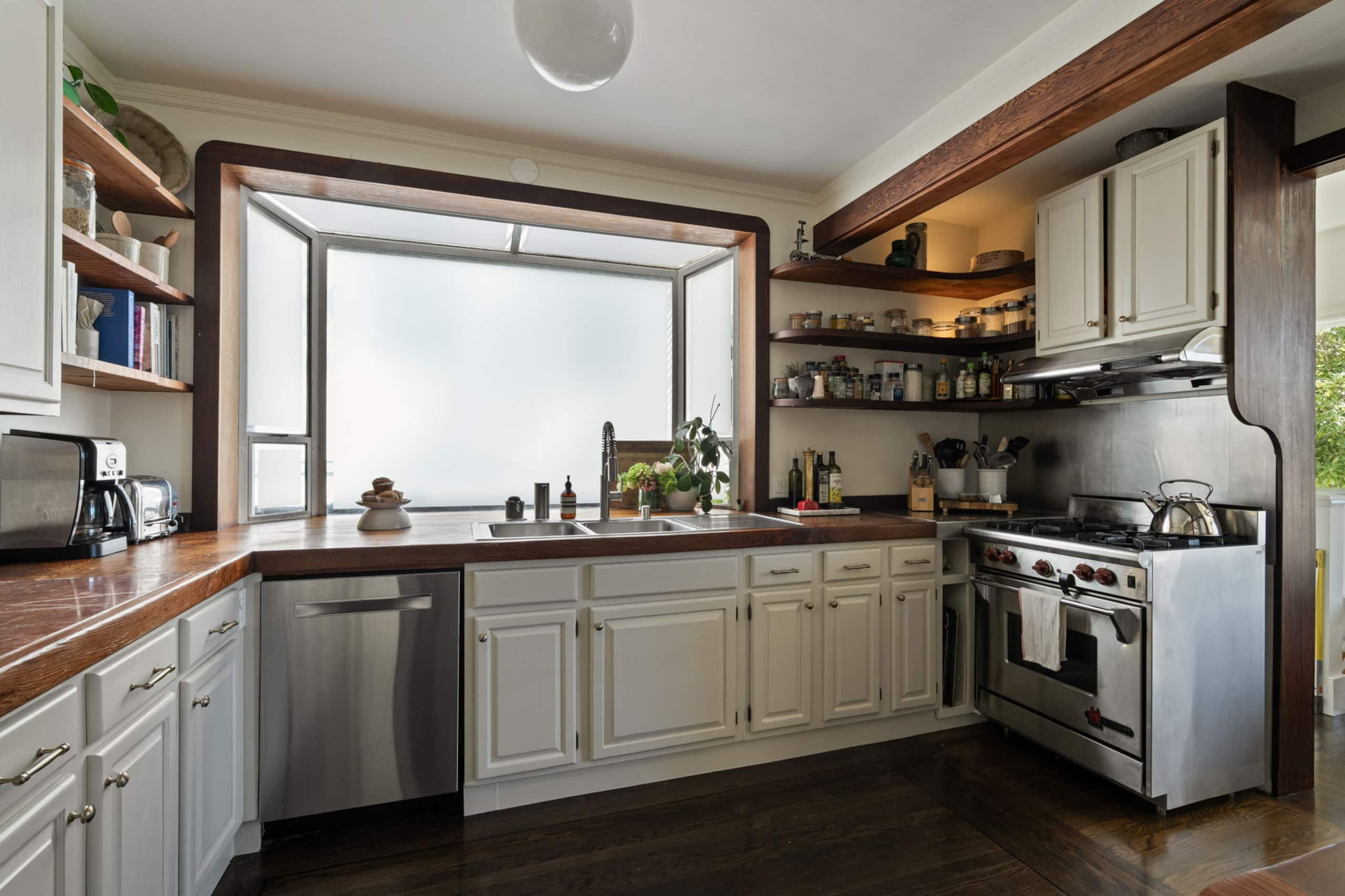 Home in San Francisco · ★5.0 · 4 bedrooms · 5 beds · 3 baths - Image 7