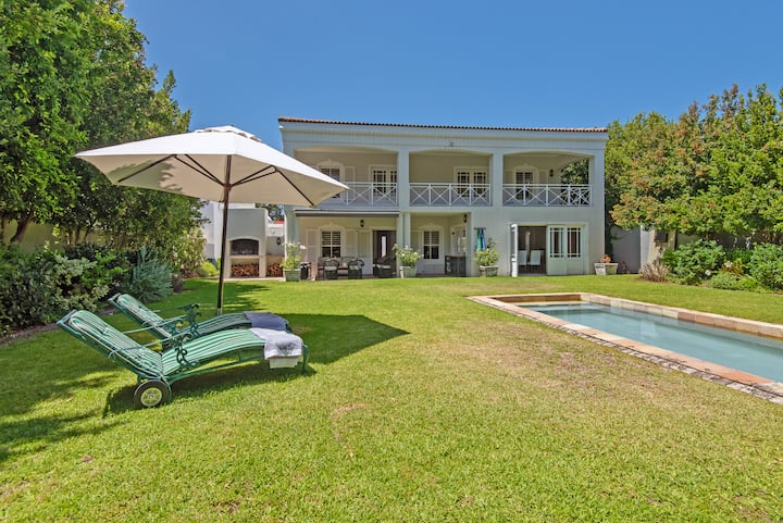 Coastal Family Home With Pool Stroll To The Ocean - ヘルマナス