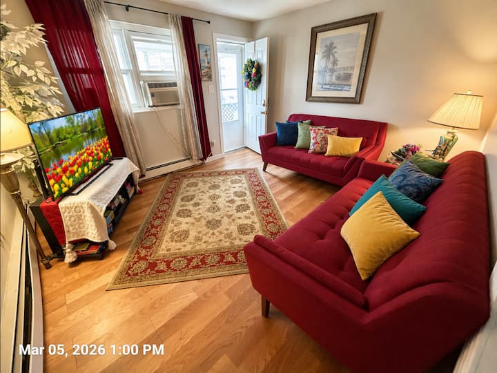 Grandma's Downtown | Full Laundry Smart Tvs - Exeter, PA