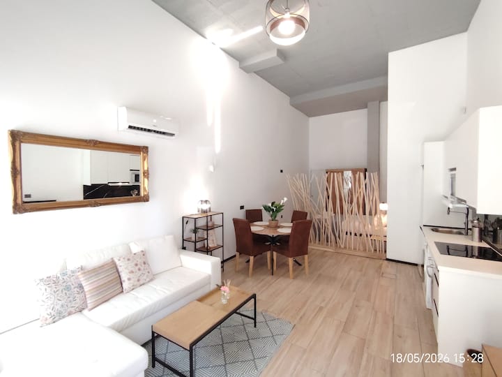 Huelin Market Beach Apartment - Málaga