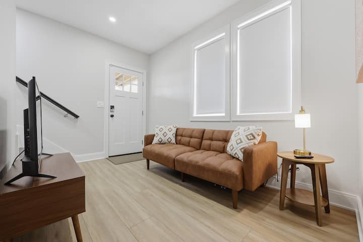 Sleeps 9 | Renovated | Balcony | Near Downtown - Détroit, MI