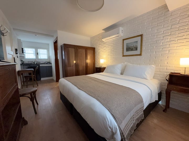 Suite with kitchen and private bathroom in Acassuso