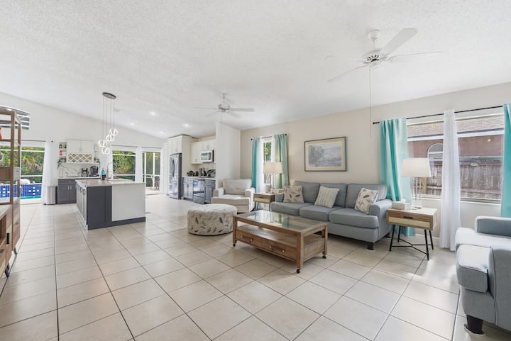 Spacious 4br Pool Home | Peaceful Views - Kissimmee, FL