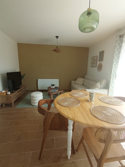 Popular Airbnb listing: Alévia gîte, with all comforts, near the sea and shops in Petit Caux