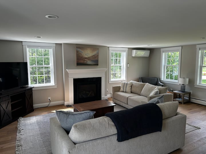 Family Home With Heated Pool - Crescent Beach, Auburn