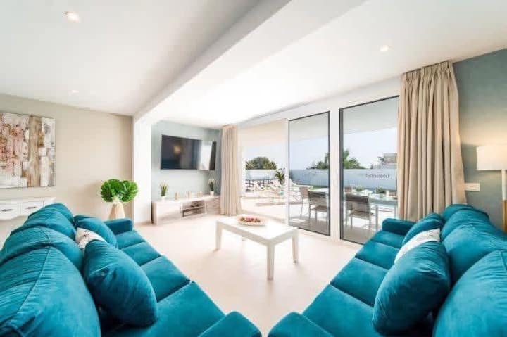 Luxury Modern Villa With Montaña Roja Views - Lanzarote