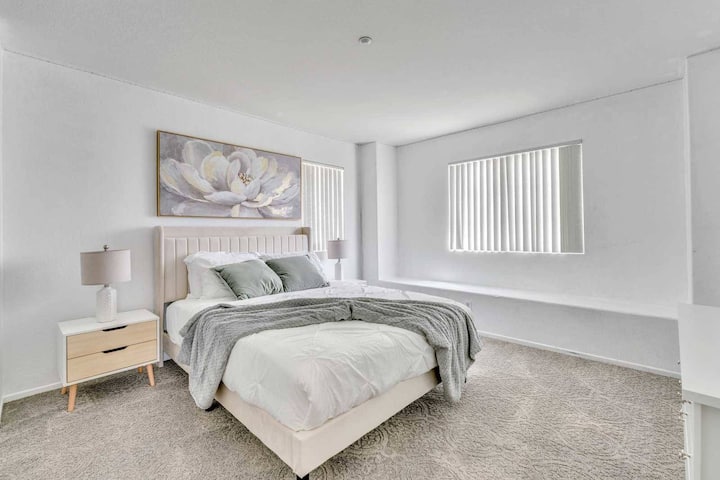 Summit Haven Retreat On Peppertree Lane A#42360 - Fontana, CA