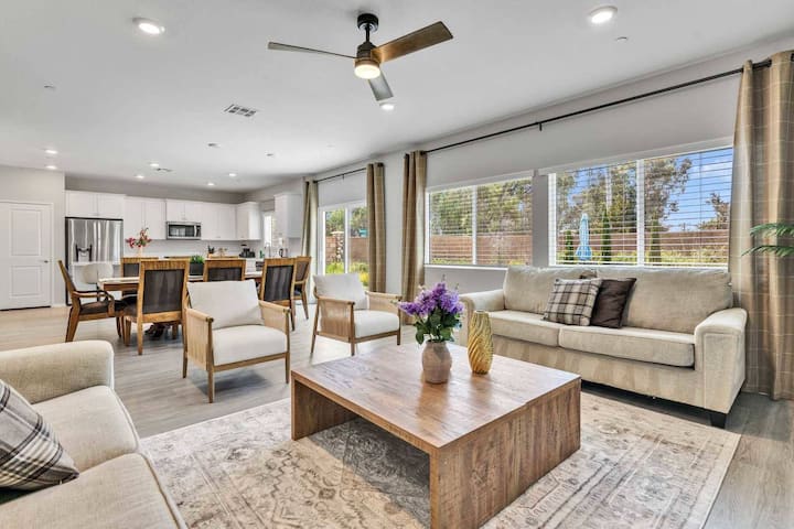 Sunny Escape On Linden Flower Rd A#42426 - メニフィー, CA