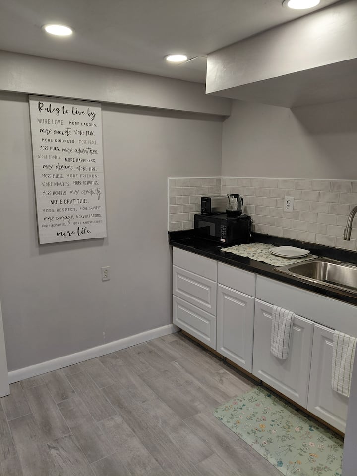 Simple Comfort Retreat - Aberdeen, MD