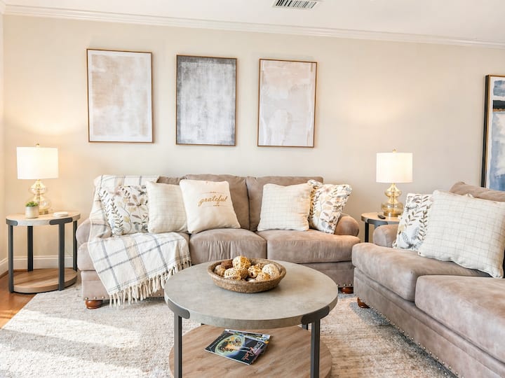 Smith Mountain Lake Luxury Accessible Condo - Smith Mountain Lake, VA