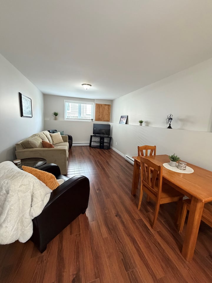 Cozy One Bedroom Suite With Room For Four - Paradise