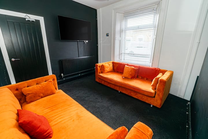 5-bedroom Home In Central Swansea - Mumbles