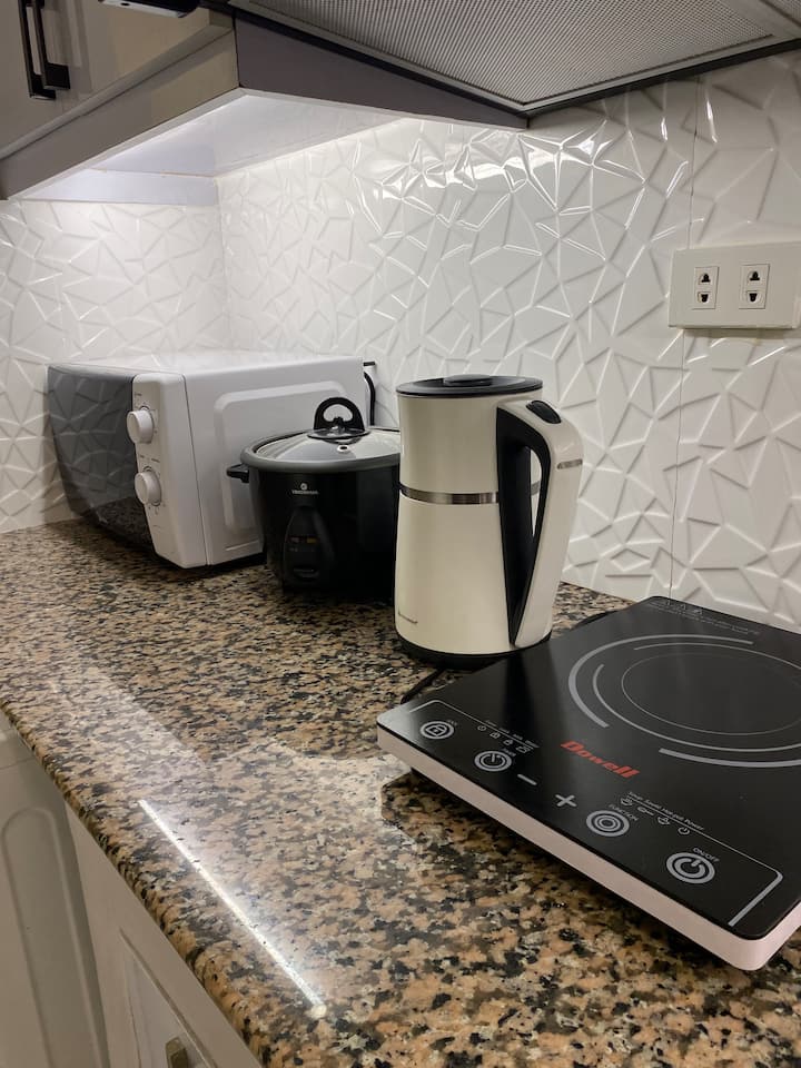 Cozy Studio Malate W/ Netflix & Wi-fi (2pax) - Manila