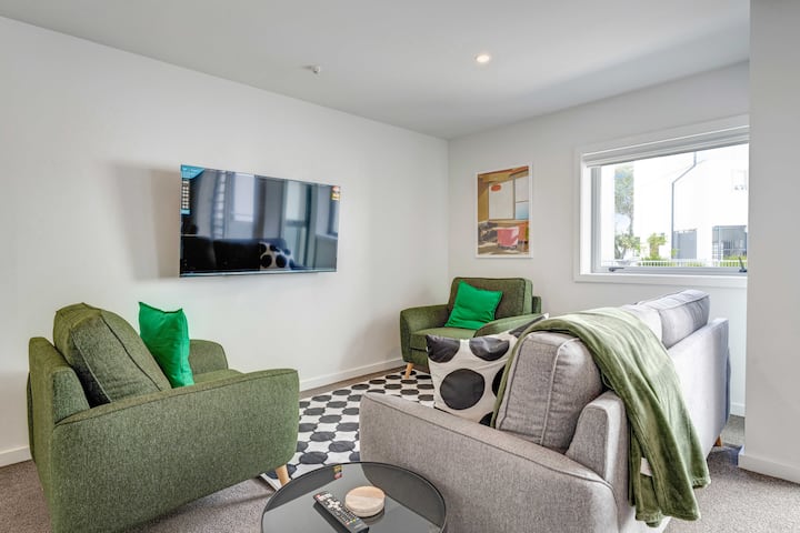 Morningside Modern 3br Home With Double Parking - Auckland