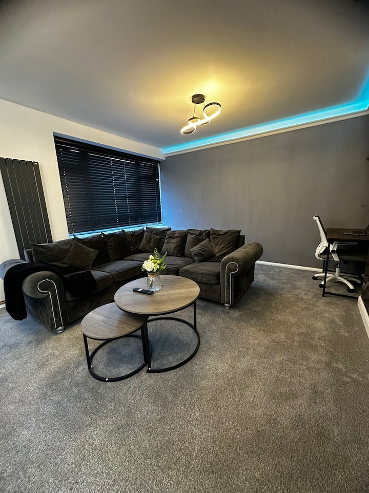 Home And Away - Londen