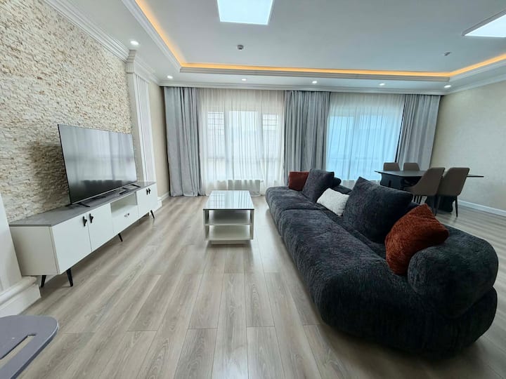 42 Bright & Modern Central 2br - Ulaanbaatar